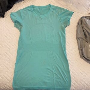 Lululemon size 6 aqua top